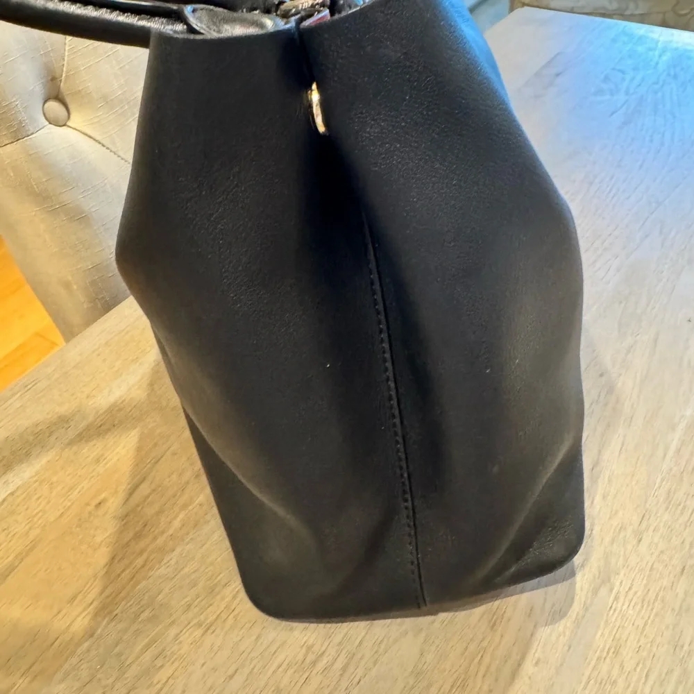 DIANE VON FURSTENBERG Leather Tote – Black with Red interior/gold tone hardware - Picture 5 of 15